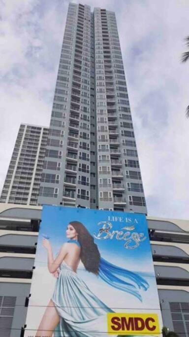 Breeze Residences - 1Br Unit With Balcony -Top Floor Manila Exterior foto